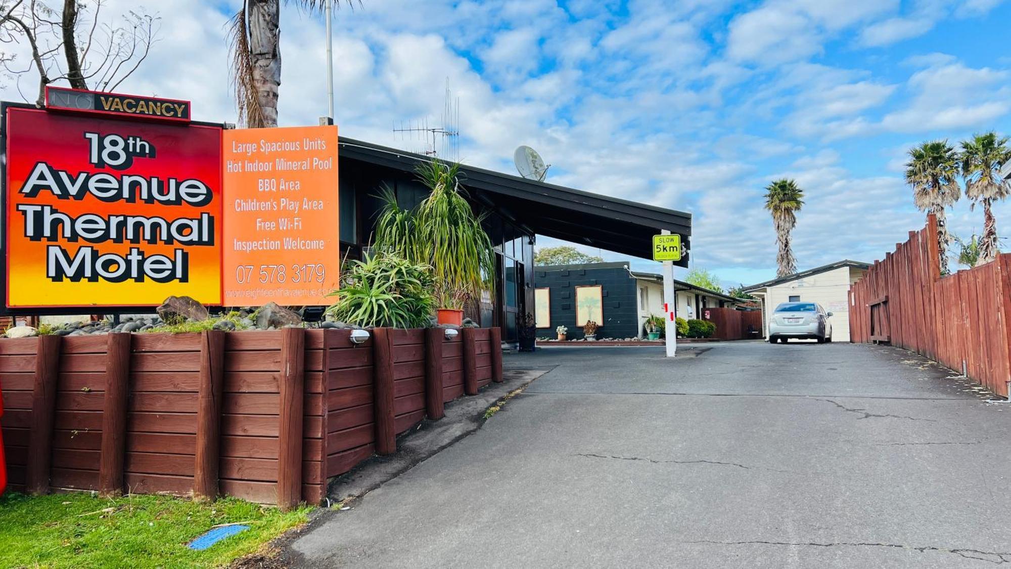 18Th Avenue Thermal Motel Tauranga Extérieur photo